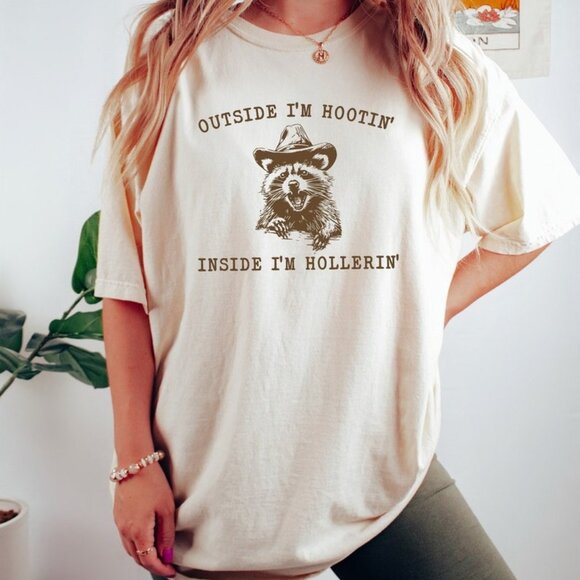 Outside I'm Hootin But Inside I Be Hollerin T-Shirt - Picture 1 of 5